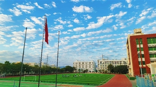 校(xiào)園風(fēng)光(guāng)1